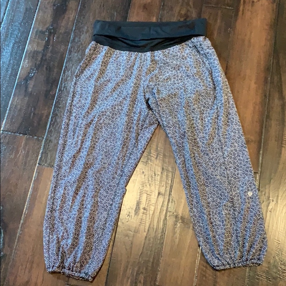LULULEMON OM Crop Size 10